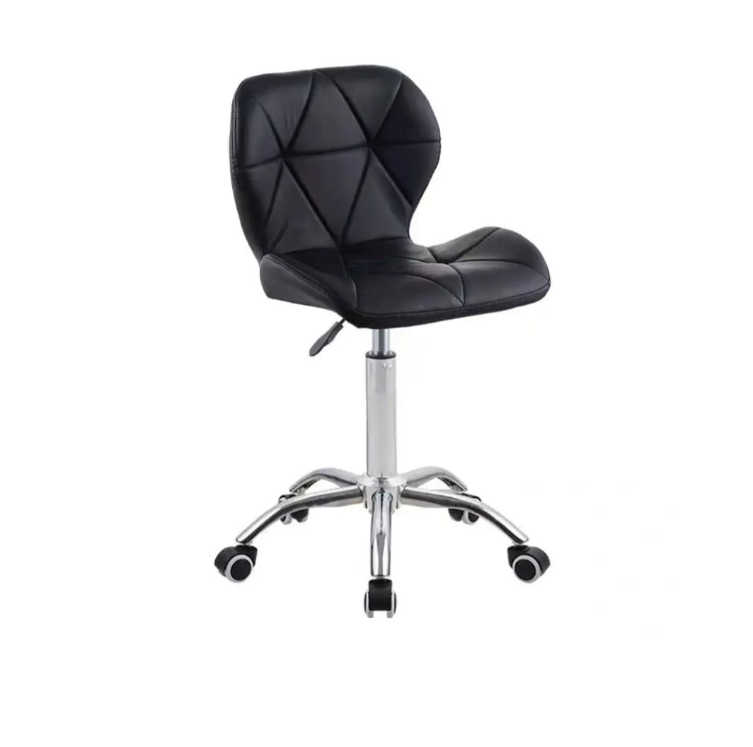 c904d551-5e9a-4783-8ad8-0f633c677aff Adjustable leather chair - Image 1